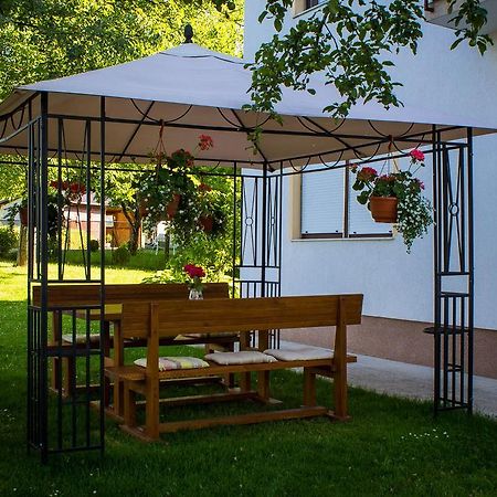 Rooms Marijana Obrovac Slunj Exterior photo